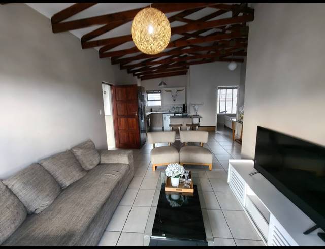 2 BEDROOM APARTMENT FOR SALE IN WATERKLOOF AH
